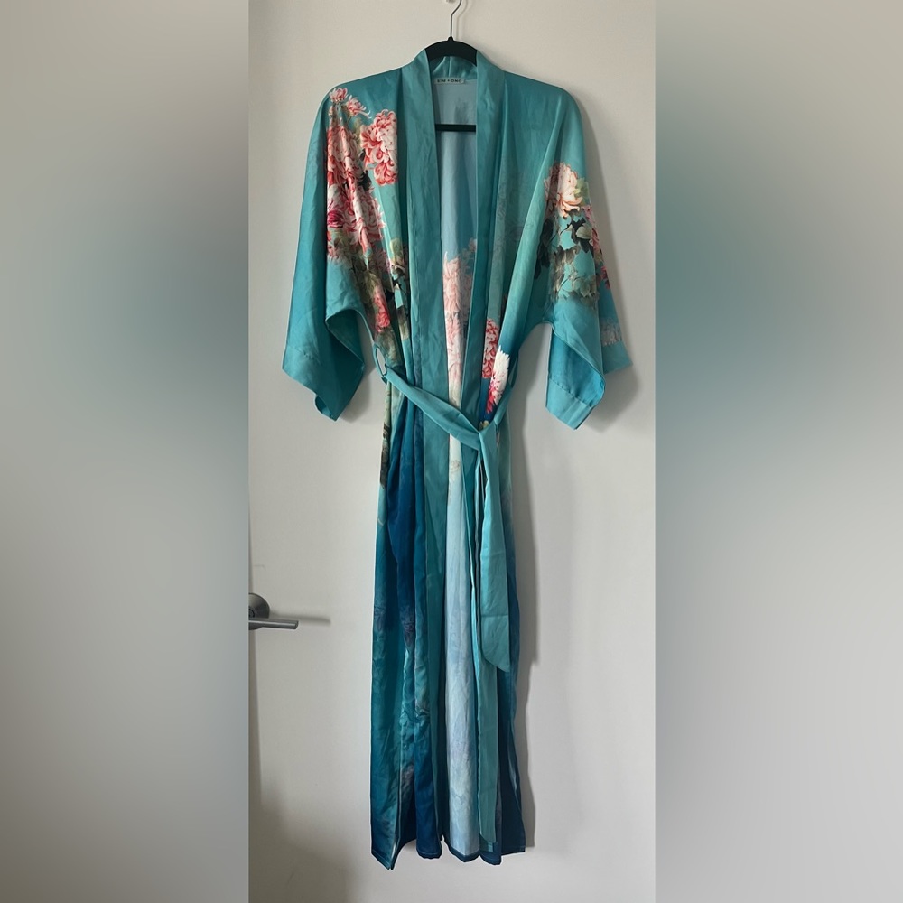 Kim & Omo CORAL CHRYSANTHEMUM KIMONO ROBE Womens Long Robe